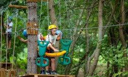 PARCUL DE AVENTURA MAGIC WOODLAND